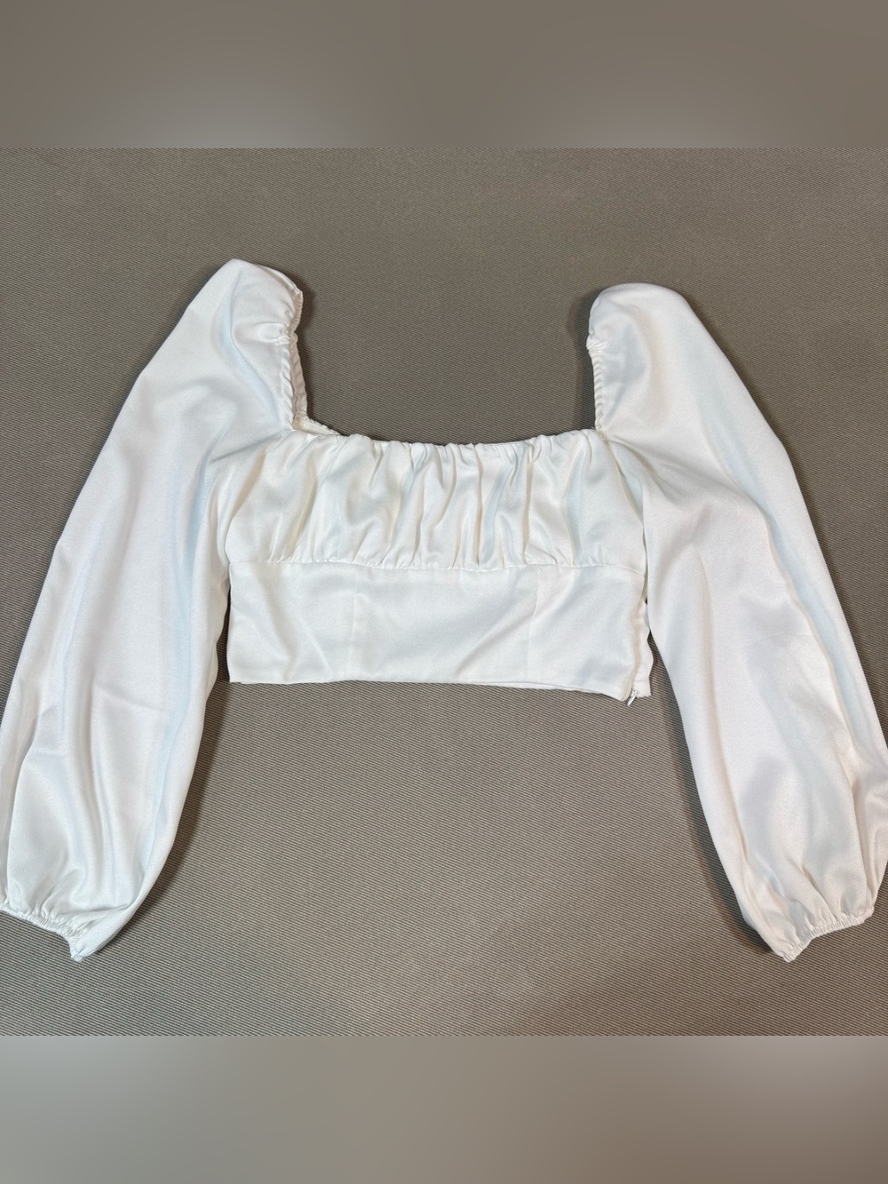 Princess Polly White Long Sleeve Crop Top Women’s Size 8 Ruched Bust Puff Sleeve